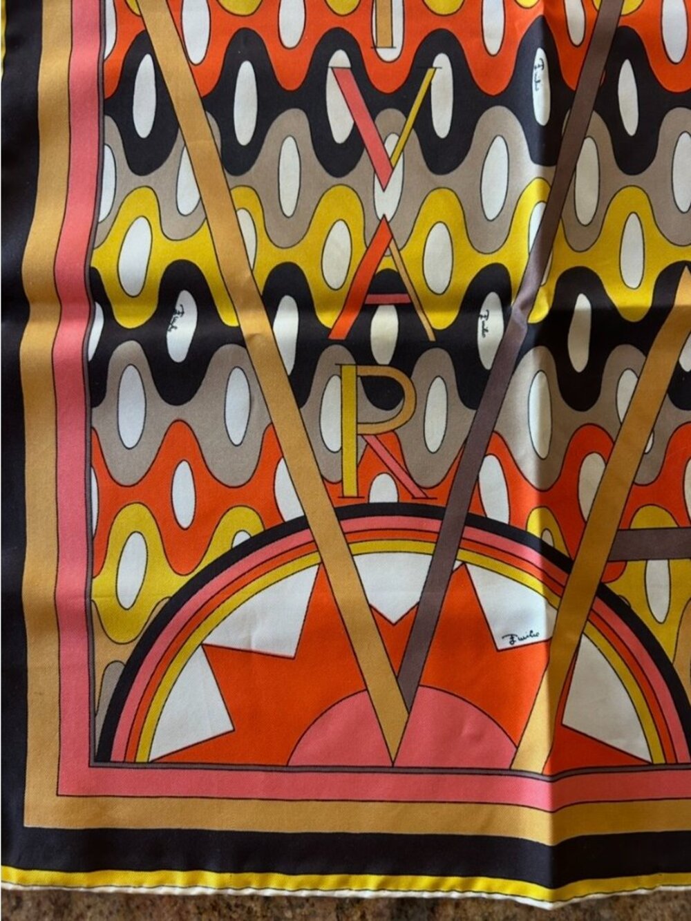 Vintage Emilio Pucci Silk Scarf Made in Italy Hand Rolled Edges ~ 17" x 17" - Picture 2 of 10